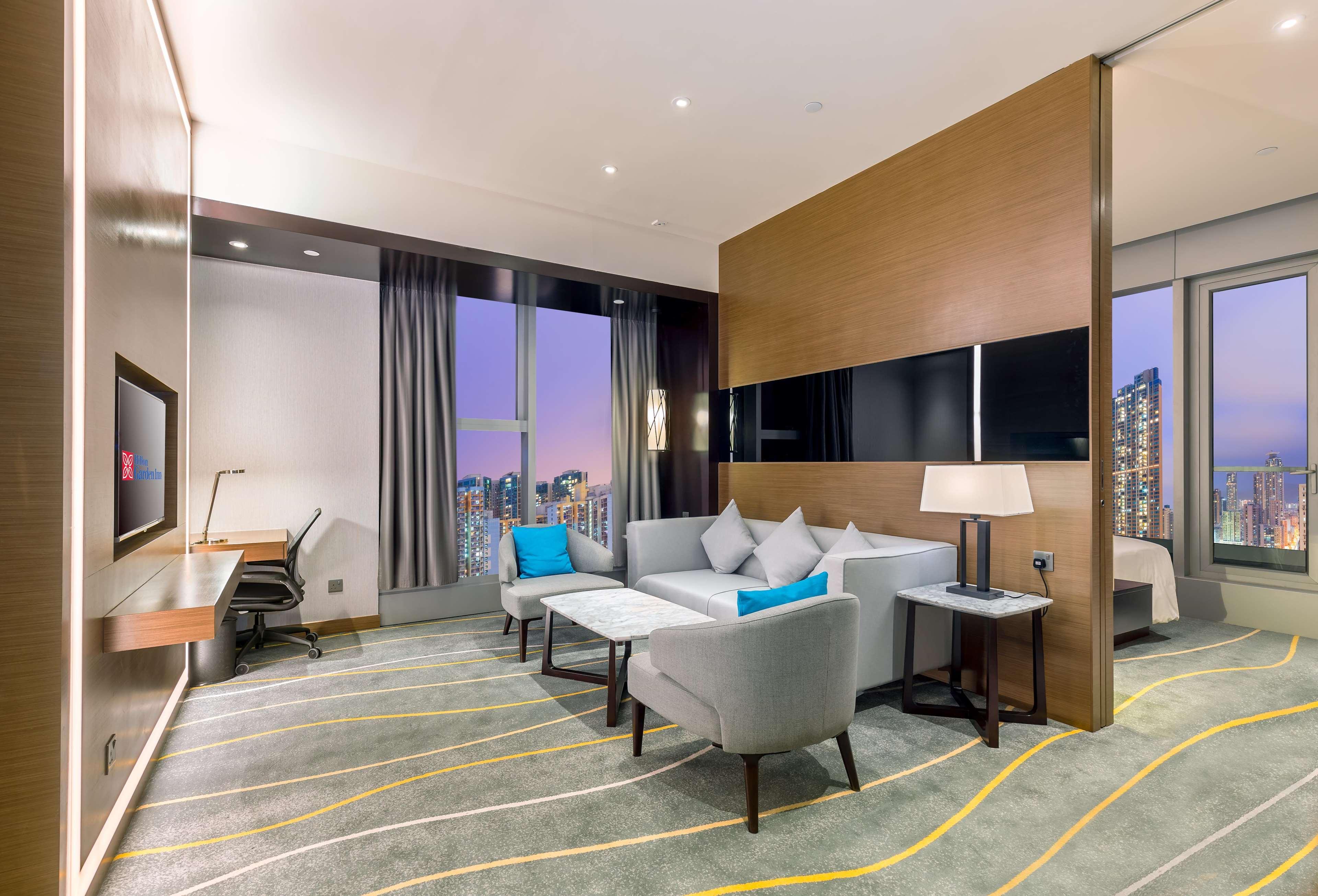 Hilton Garden Inn Hong Kong Mongkok Exteriör bild