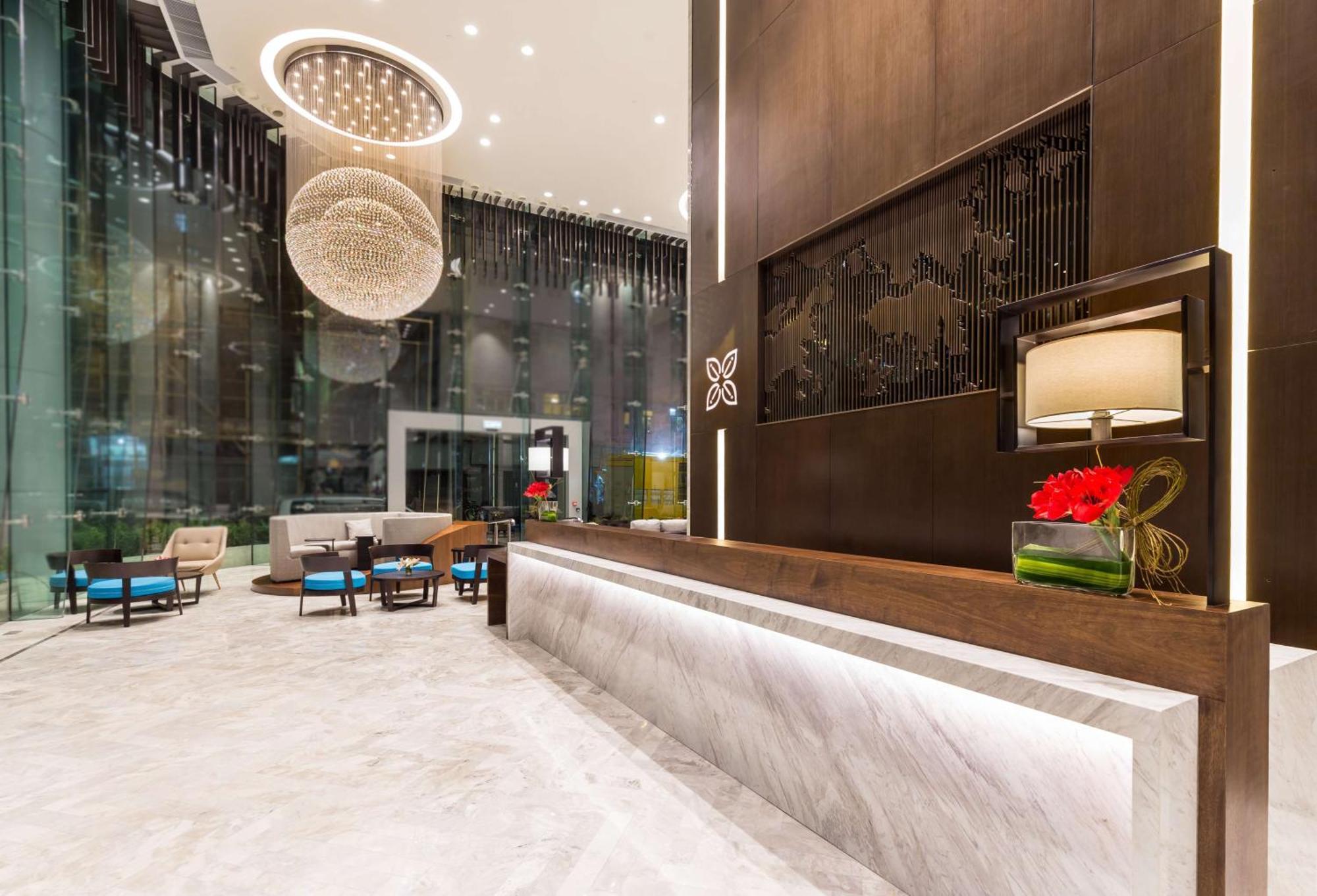 Hilton Garden Inn Hong Kong Mongkok Exteriör bild