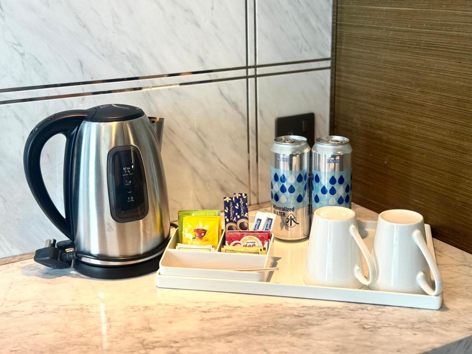 Hilton Garden Inn Hong Kong Mongkok Exteriör bild