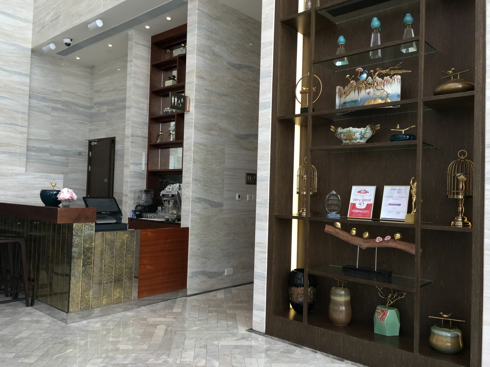 Hilton Garden Inn Hong Kong Mongkok Exteriör bild
